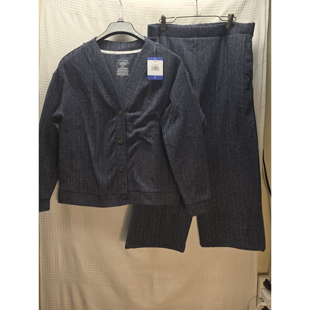 These are Live 2 Lounge ladies' navy blue knit lounge set pants and cardigan Lrg